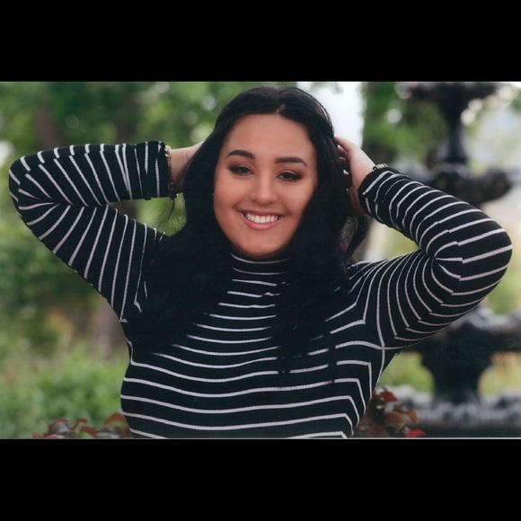 Profile Picture of Tara Gharagozloo (@tgharagozloo) on Poshmark