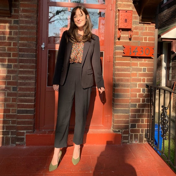 Profile Picture of Ally Hansen (@arh209) on Poshmark