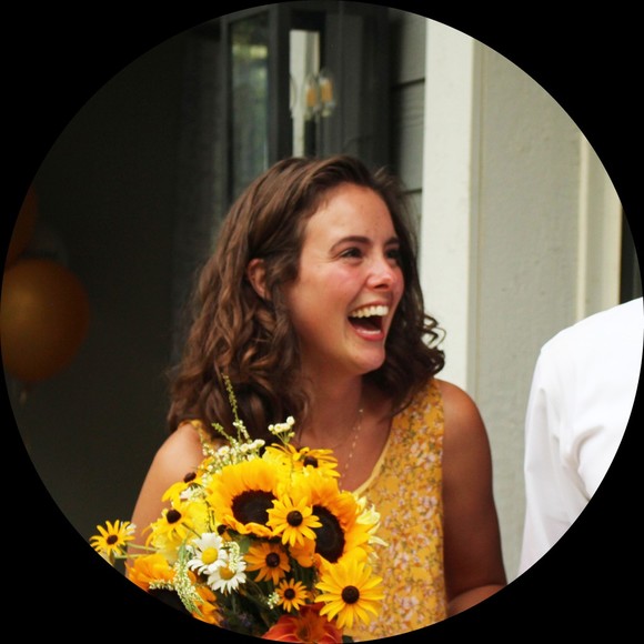 Profile Picture of Elizabeth Muise (@elizmuise) on Poshmark