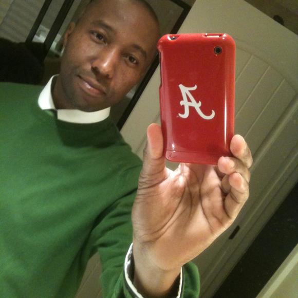 Profile Picture of Sam Hudson (@samh7777) on Poshmark