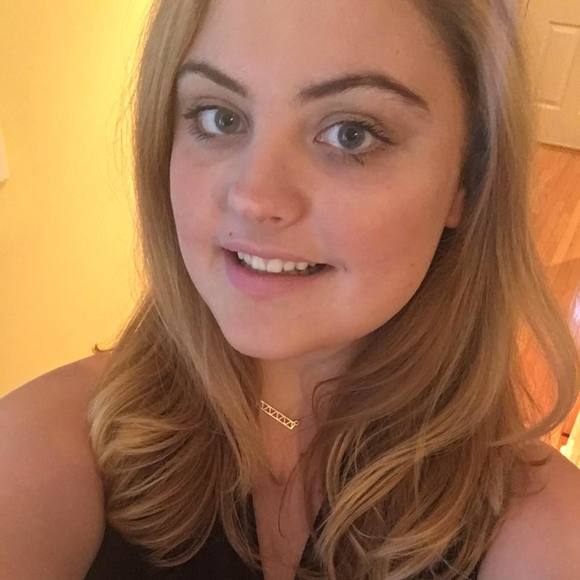 Profile Picture of Erin Mumby (@emumby01) on Poshmark