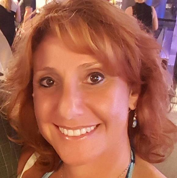 Profile Picture of Sheri Schnitzer (@ocsheri18) on Poshmark