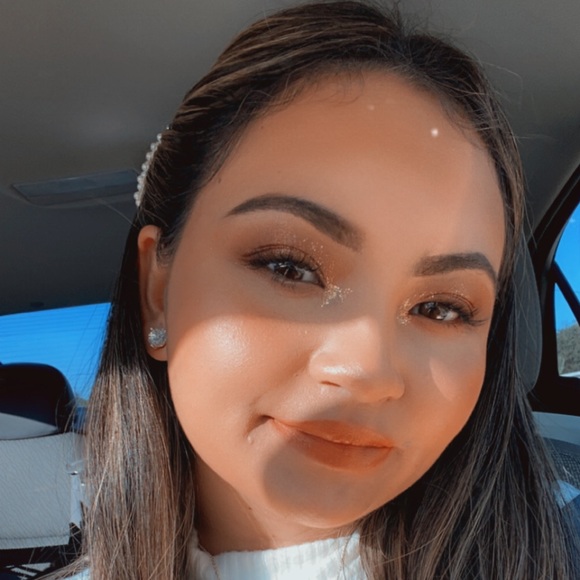 Profile Picture of Pricilla Keomek (@keomekpricilla) on Poshmark