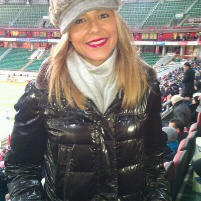 Profile Picture of Lola Llamas (@lolallamas08) on Twitter