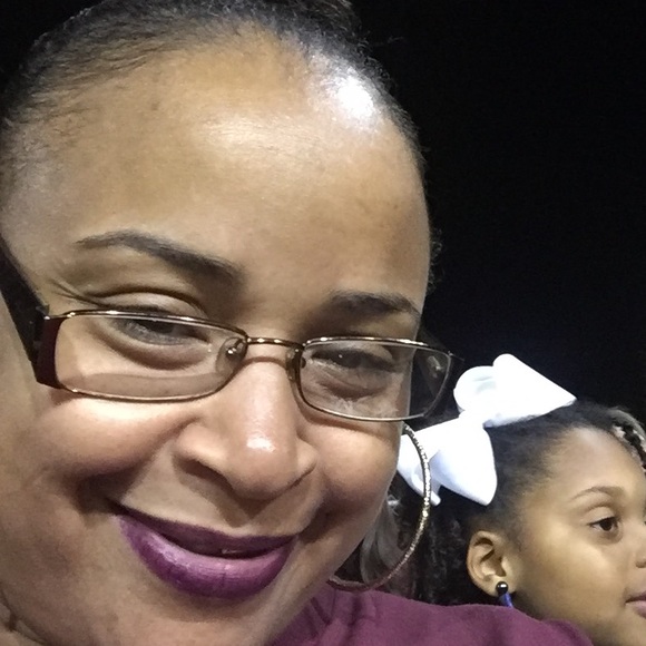 Profile Picture of Ayisha Jackson (@ayishajackson) on Poshmark