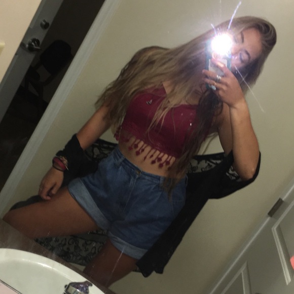 Profile Picture of Cynthia Roby (@cynthia524) on Poshmark