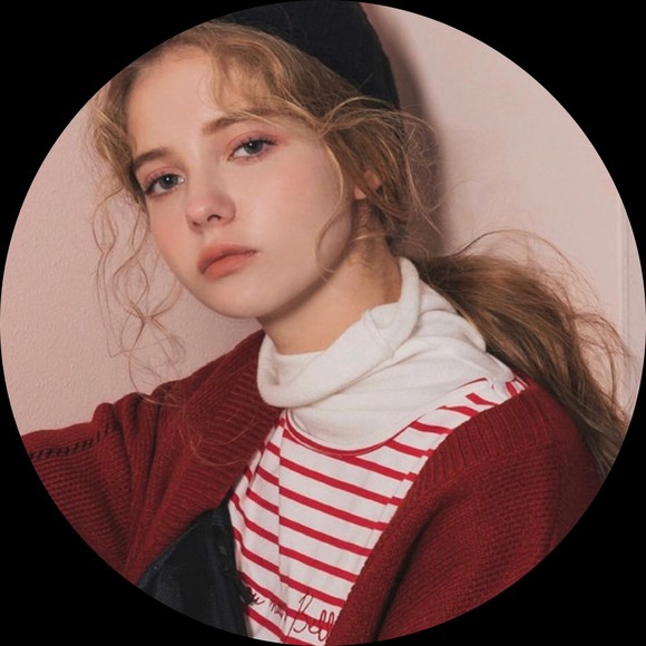 Profile Picture of Bethanie Ryner (@rynerbethanie) on Poshmark