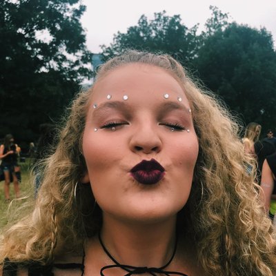 Profile Picture of Taylor Hogan (@taybear122) on Twitter