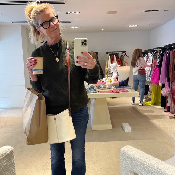 Profile Picture of Beth Buckley (@bethbuckley448) on Poshmark