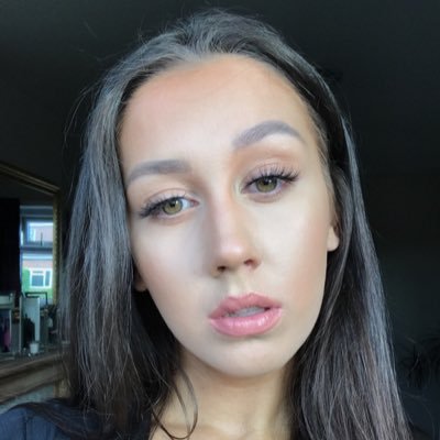 Profile Picture of Chloe (@ChloeBeer_) on Twitter