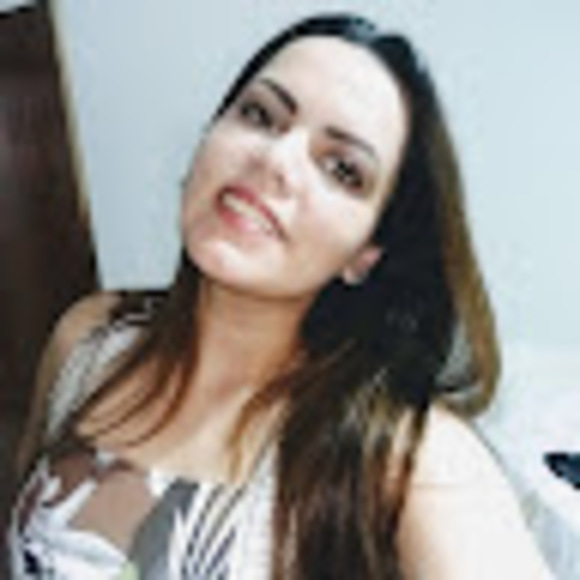 Profile Picture of Helvia Arandas (@arandasbio2018) on Poshmark
