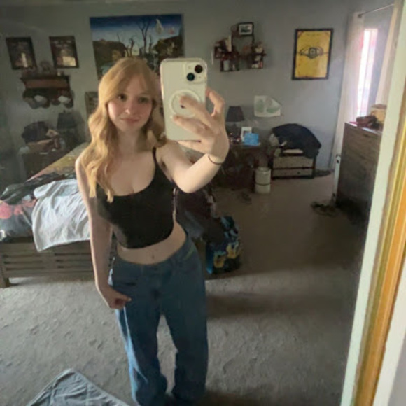 Profile Picture of Harmony Clark (@harmonyc_05) on Poshmark