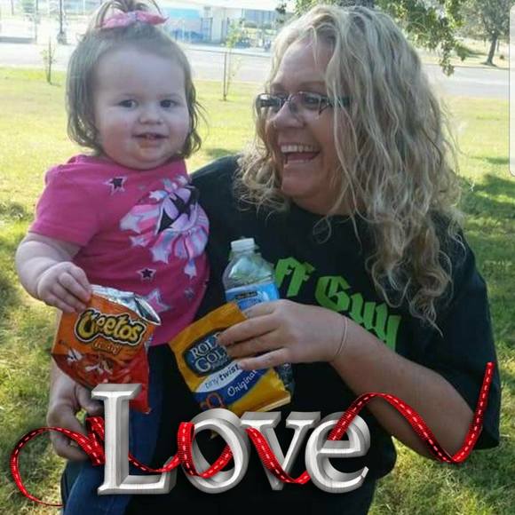 Sandy Roan - Poshmark Profile Picture of Sandy Roan (@sjroan66) on Poshmark