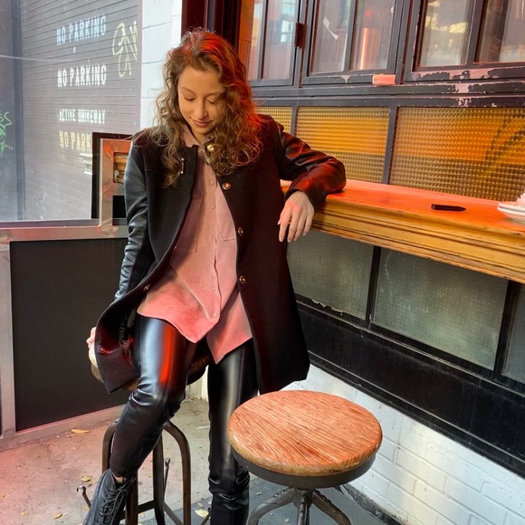 Profile Picture of Shani Spitzer (@shanispitzer) on Poshmark