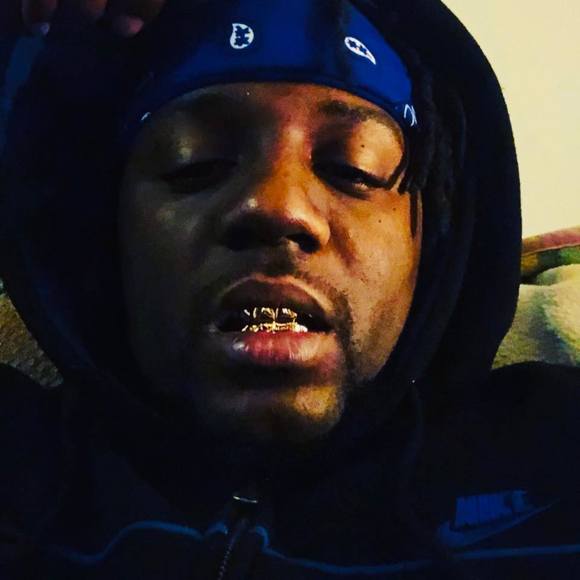 Profile Picture of Kerwin Bang kerwin perry (@kerwinperry) on Poshmark