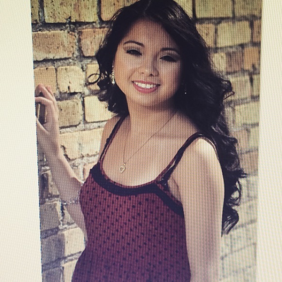 Profile Picture of Brianna Palomo (@briluisa) on Poshmark