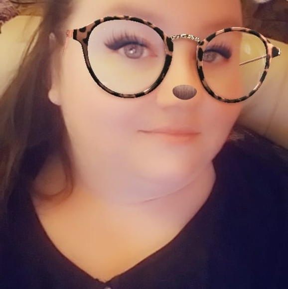 Profile Picture of Crystal Quick (@rdneckchick2005) on Poshmark