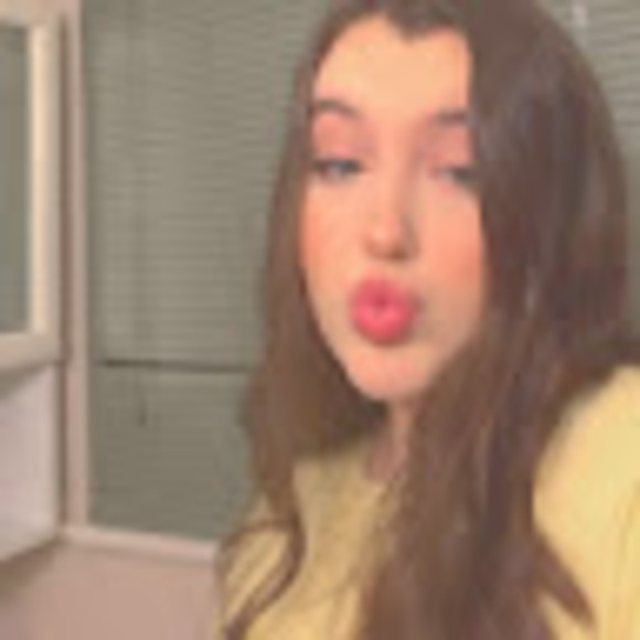 Sarah Mathieu - Poshmark Profile Picture of Sarah Mathieu (@sarahmathieu81) on Poshmark