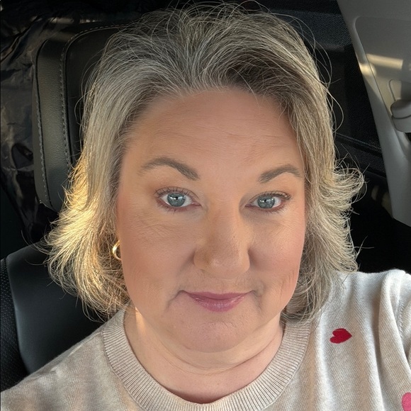 Profile Picture of Lisa Batson (@batsonmom4) on Poshmark