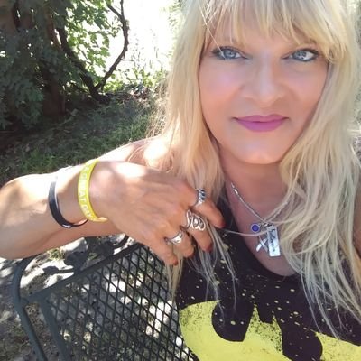 Profile Picture of Lisa Hudecek (@hudecek_lisa) on Twitter