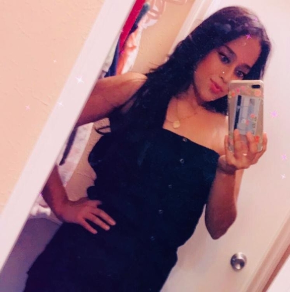 Profile Picture of Jessi Martinez (@jessimartine526) on Poshmark