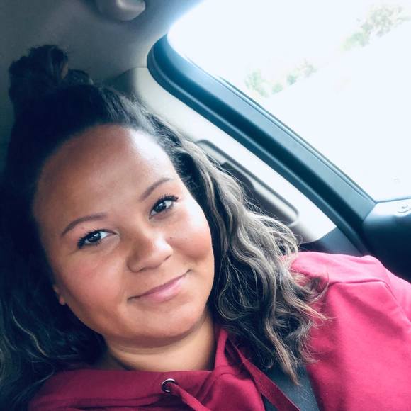 Profile Picture of Ashlea Mcpherson (@ashlea27) on Poshmark