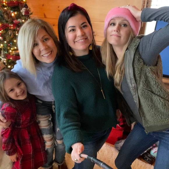 Profile Picture of Lisa Thoma (@kidzarewe4) on Poshmark