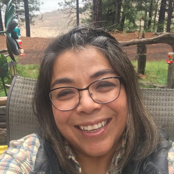 Profile Picture of Jeshica Hollibough (@jhollibough) on Poshmark