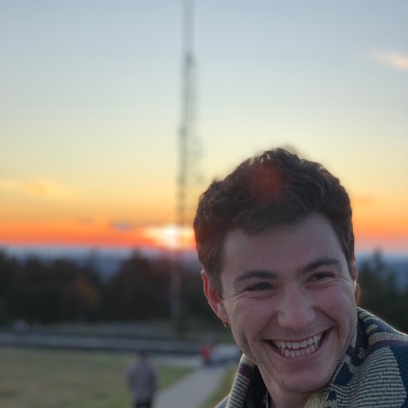 Profile Picture of Matthew Seligson (@matthewseligson) on Poshmark