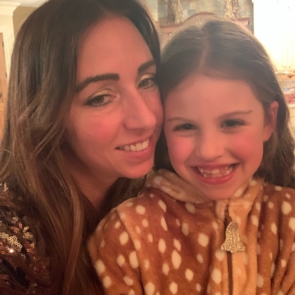 Lauren Lodynsky - Poshmark Profile Picture of Lauren Lodynsky (@laurenlody) on Poshmark