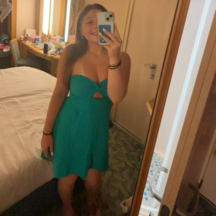 Profile Picture of amanda (@amanda.dronsky) on Tiktok