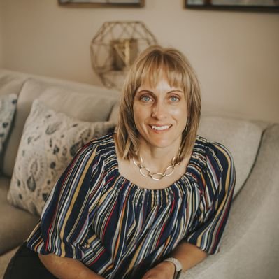 Profile Picture of Polly Holmes (@holmes_polly) on Twitter