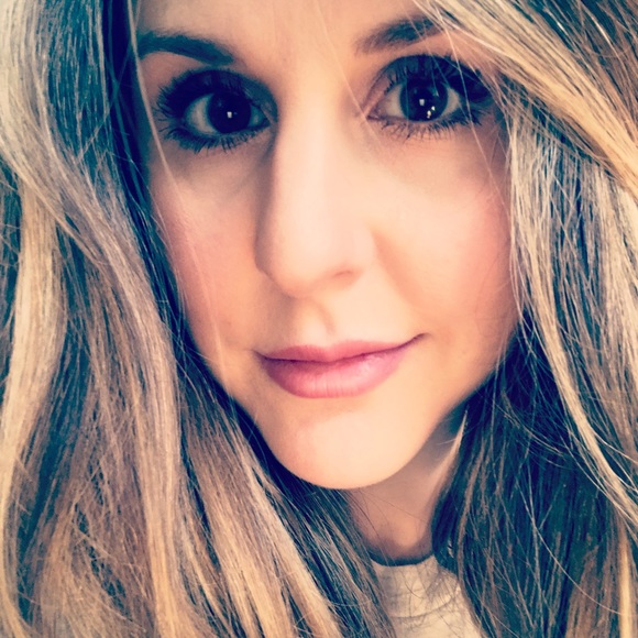 Profile Picture of Natalie Howington (@natfromnash) on Poshmark