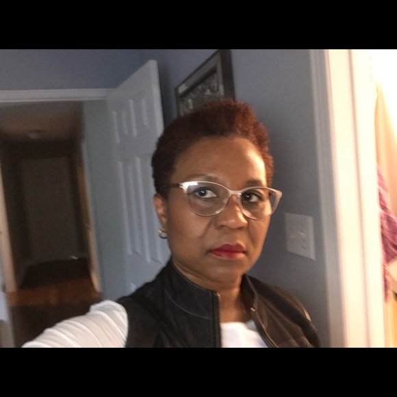 Profile Picture of Marcia Moncrieffe (@mmoncrie) on Poshmark