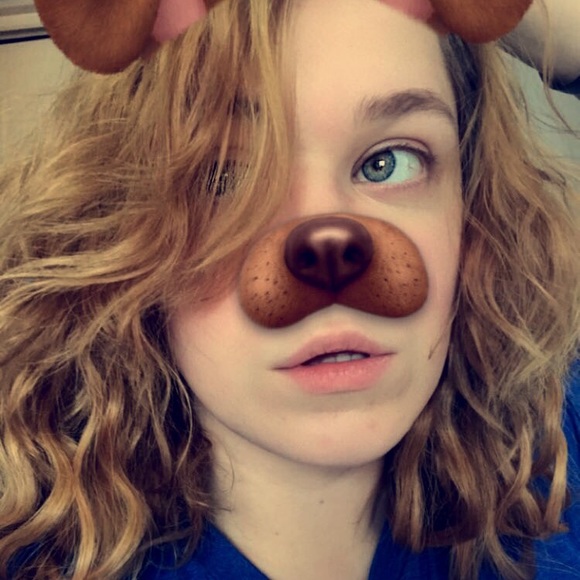 Profile Picture of Melanie Rovinsky (@melucyr) on Poshmark