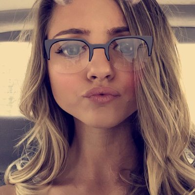 Profile Picture of Tori Brooks (@victoriaaaaaox) on Twitter