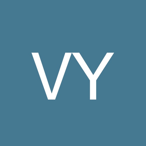 Profile Picture of Vicky Yoes (@vickyyoes) on Poshmark