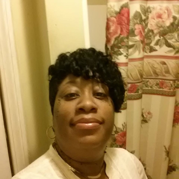 Profile Picture of Kim Smarr (@kysmarr) on Poshmark