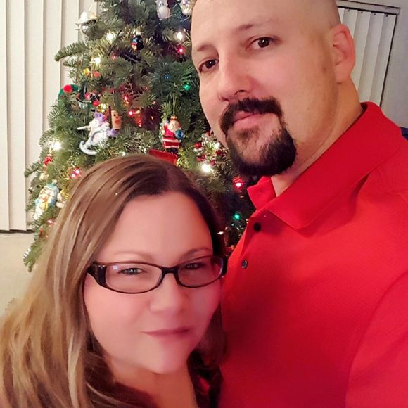 Profile Picture of Verne n melissa Seyfferth (@elleringm) on Poshmark