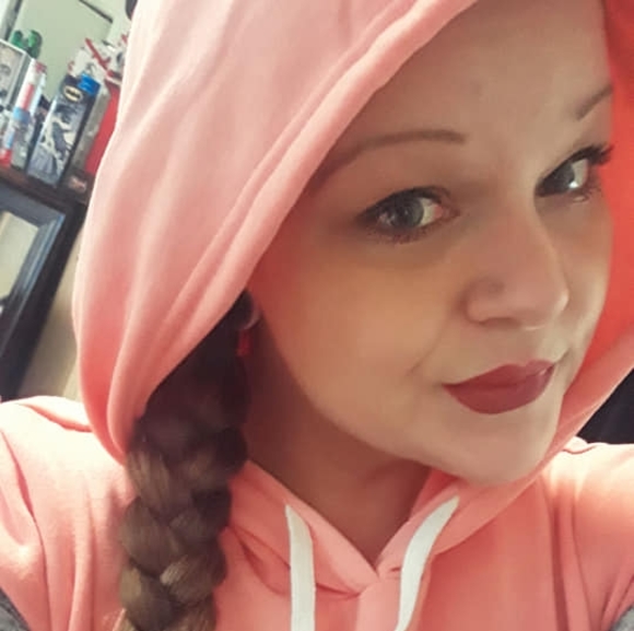 Profile Picture of Alyce Antoinette (@walker22) on Poshmark