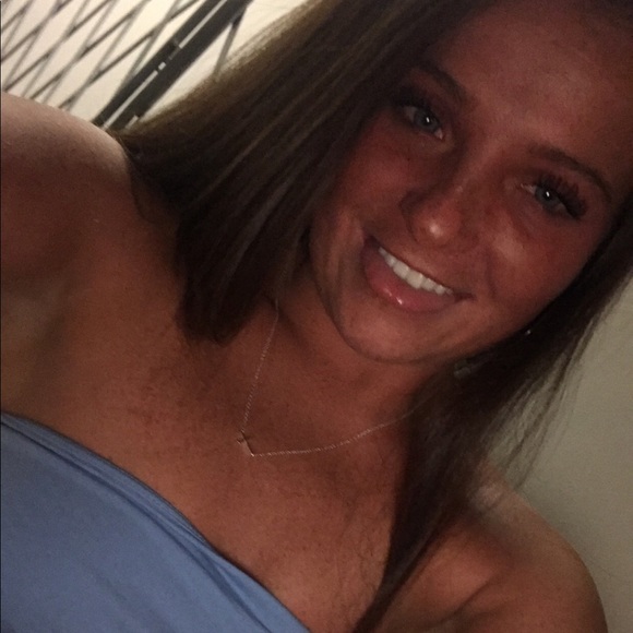 Profile Picture of Tricia Trumbull (@triciatrumbull) on Poshmark