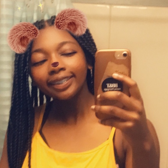 Profile Picture of Mikayla Fitzpatrick (@mikkigirl1219) on Poshmark