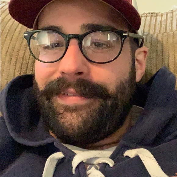 Profile Picture of Sean Vonderau (@seanvon67) on Poshmark