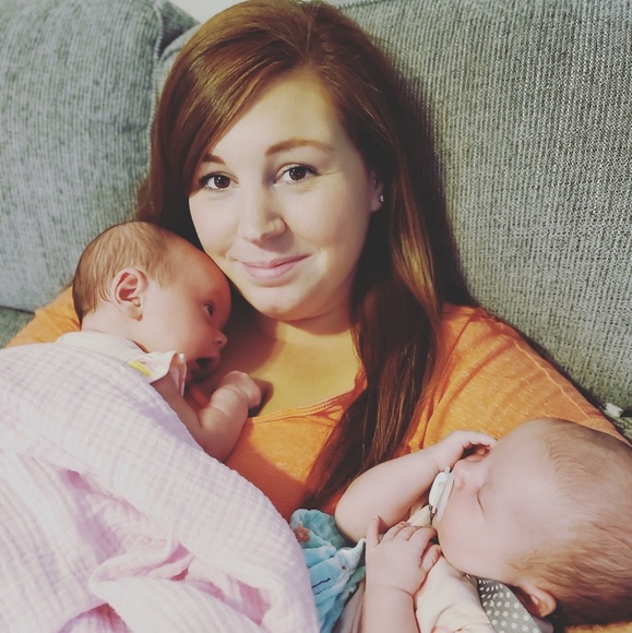 Profile Picture of Ashley Lipian (@alipian) on Poshmark