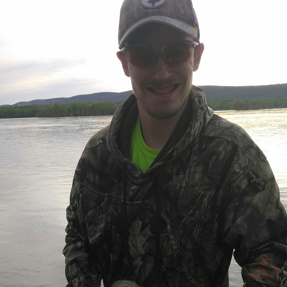 Profile Picture of Richard Konkus (@rkonkus72) on Poshmark