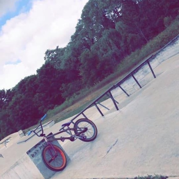 Profile Picture of Riley Derby (@riley_derby) on Poshmark