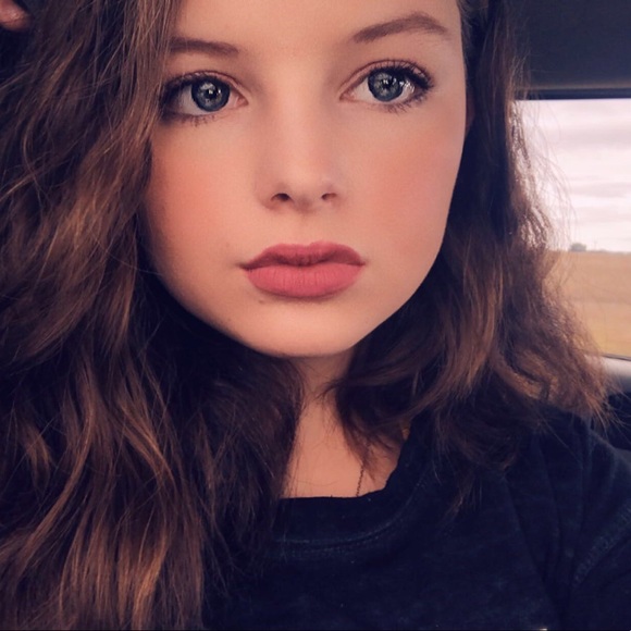 Profile Picture of Olivia Parr (@liviparr) on Poshmark