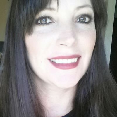 Profile Picture of Erin Pollard (@ErinLePoll) on Twitter