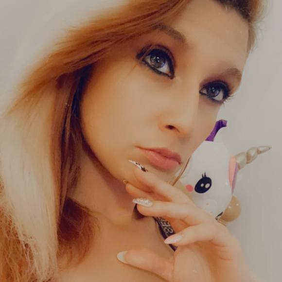 Profile Picture of Claire Linke-judge (@rainbowloverawr) on Poshmark