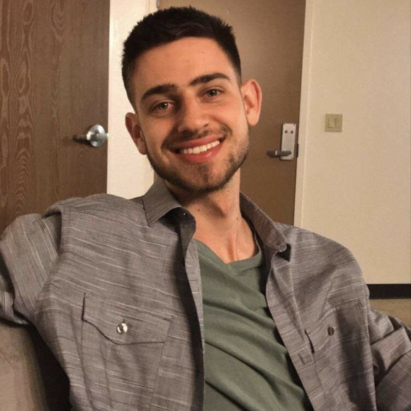Profile Picture of Daniel Cavalieri (@danielcavalieri) on Poshmark